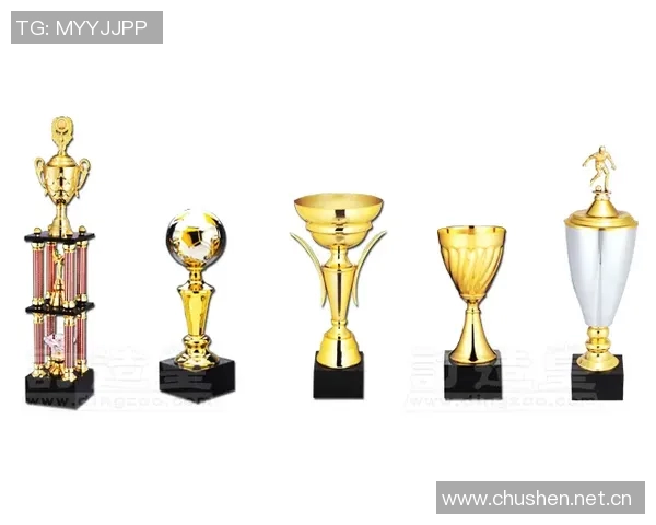 吾米提江：奖杯见证奋斗历程为本赛季联赛画上圆满句号