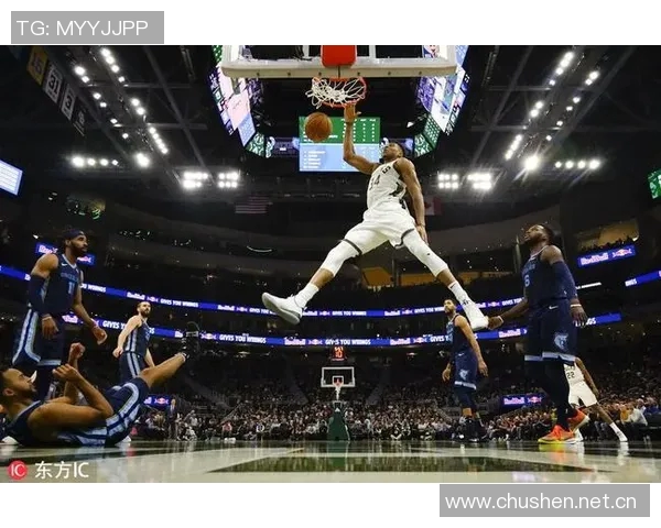 范德彪与字母哥联手助攻大加索尔点赞这一精彩瞬间