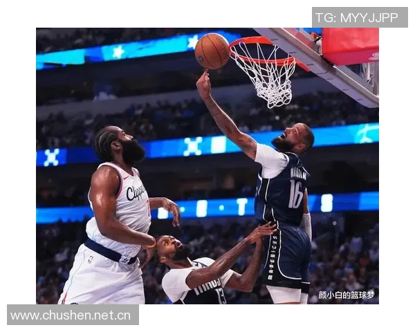 哈登36岁依旧拼搏51分钟赛场上的孤独与坚持让人心疼